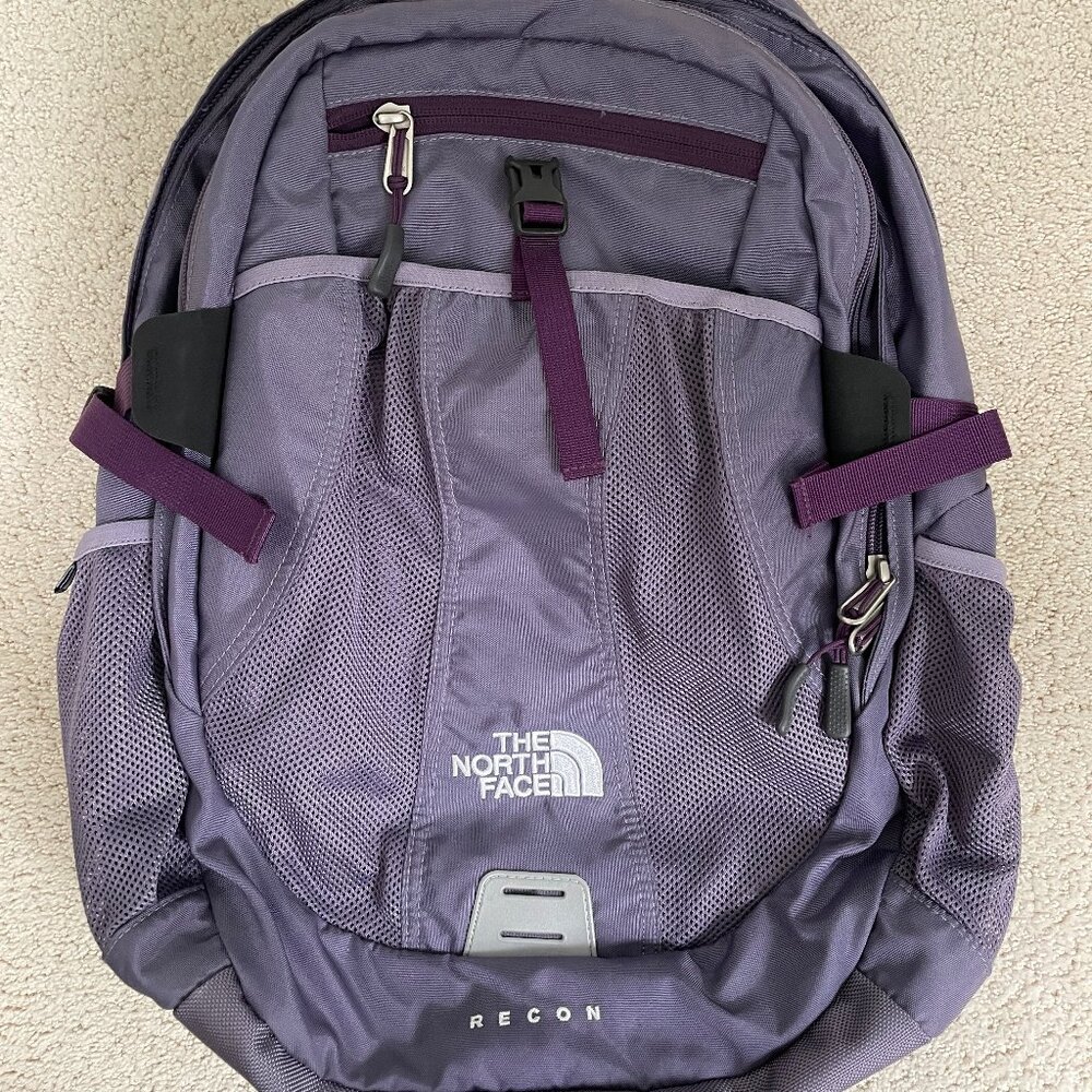 The North Face Women's Recon Backpack in Purple - LIKE-NEW CONDITION